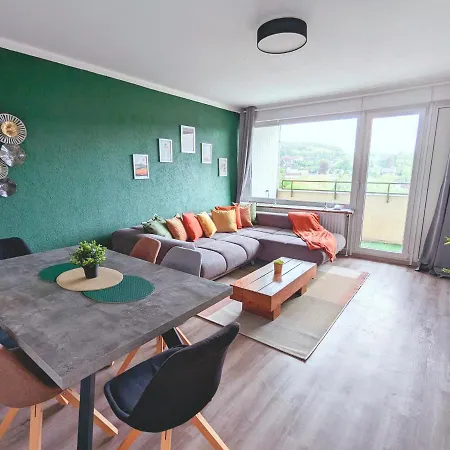 Apartment Schoene Mit Balkon/parkplatz/aufzug