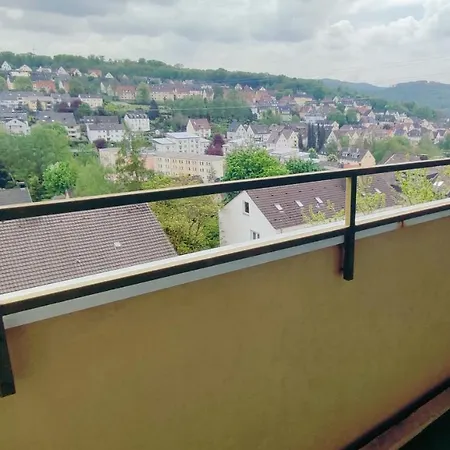 Schoene Mit Balkon/parkplatz/aufzug *