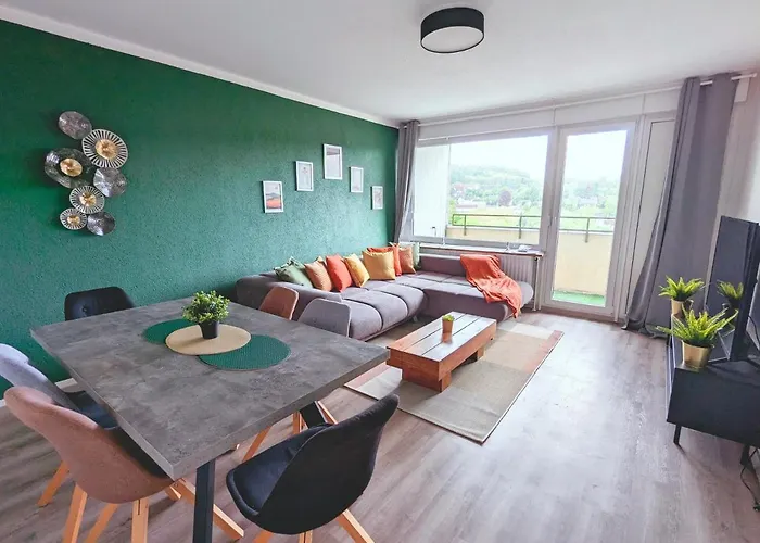 Appartement Schoene Mit Balkon/parkplatz/aufzug